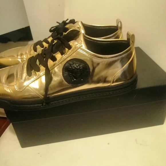 Versace - Picture 6 of 6